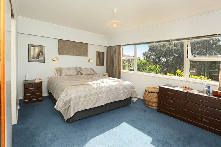 Photo of property in 14a Bridge Avenue, Te Atatu South, Auckland, 0610