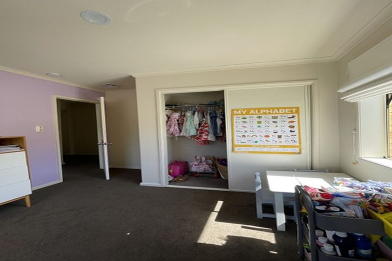 Photo of property in 32 Waldorf Crescent, Orewa, 0931