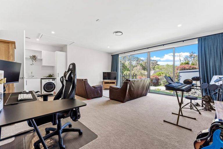 Photo of property in 5b Hobbs Road, Matakatia, Whangaparaoa, 0930