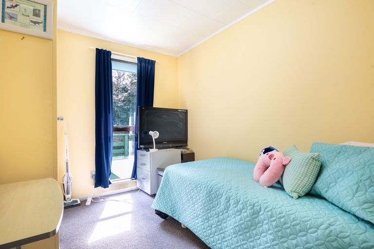 Photo of property in 7 Bushland Grove, Paparangi, Wellington, 6037