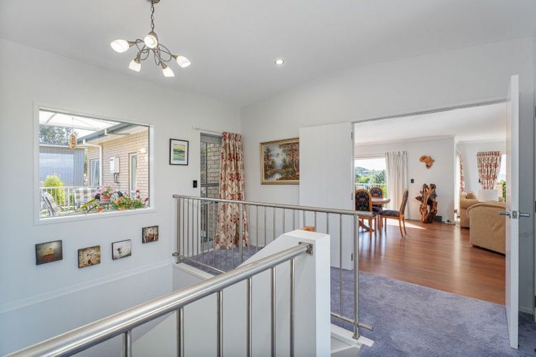 Photo of property in 16 Ohuka Place, Whitianga, 3510