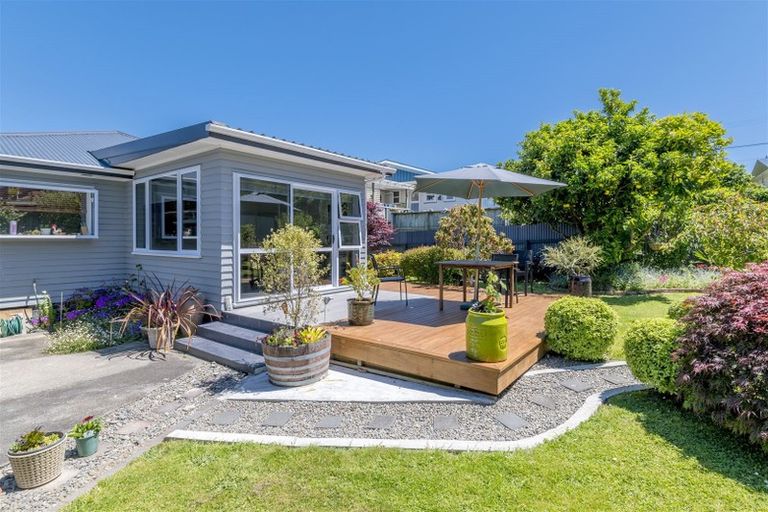 Photo of property in 14 Kawiu Road, Levin, 5510