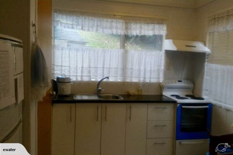 Photo of property in 63 Lynden Avenue, Hillcrest, Auckland, 0627