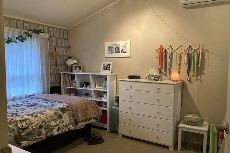 Photo of property in 4a Bemrose Place, Cockle Bay, Auckland, 2014