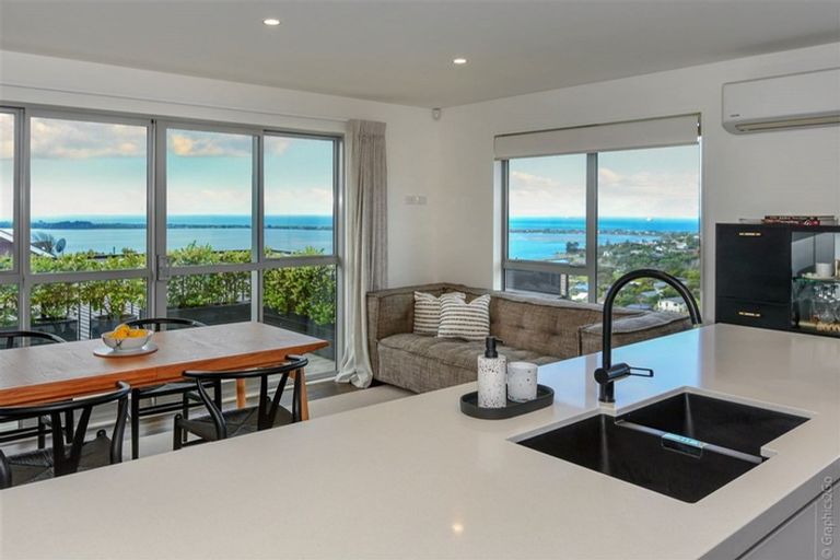 Photo of property in 82 Mount Pleasant Road, Mount Pleasant, Christchurch, 8081