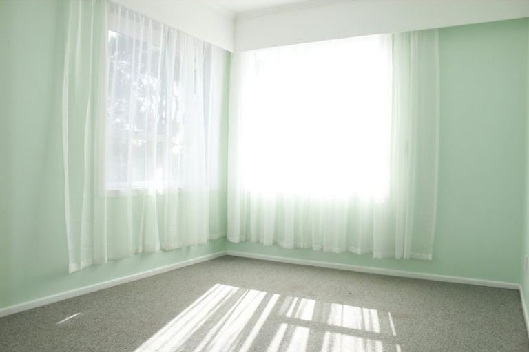 Photo of property in 14 Lilburn Crescent, Massey, Auckland, 0614