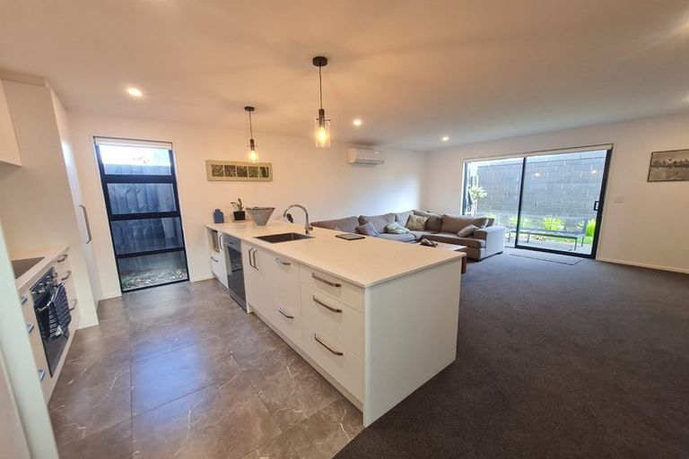Photo of property in 4/242 Edgeware Road, Edgeware, Christchurch, 8013
