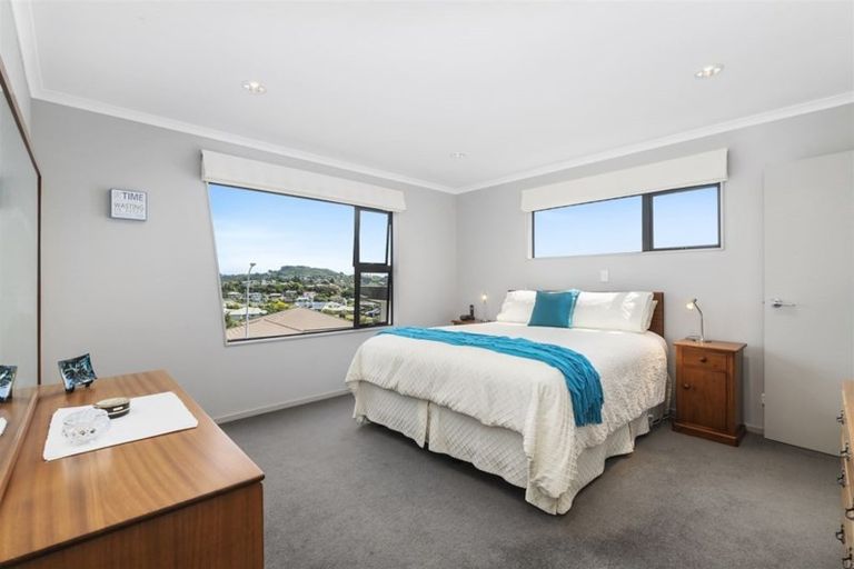 Photo of property in 39 Endeavour Drive, Whitby, Porirua, 5024