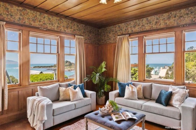 Photo of property in 4 Beach Street, Island Bay, Wellington, 6023