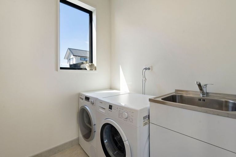 Photo of property in 27b Westgate Drive, Westgate, Auckland, 0614