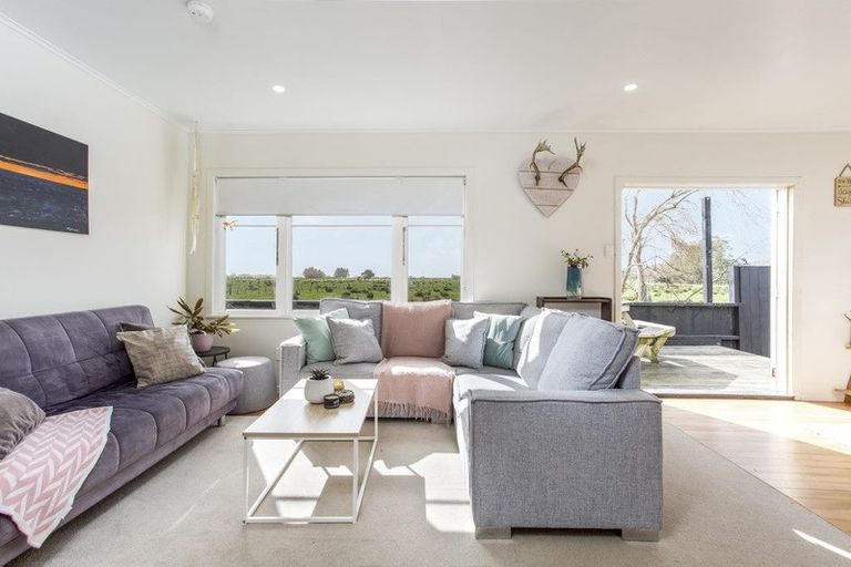 Photo of property in 11d Springs Road, Parakai, 0830