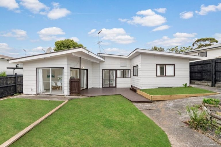 Photo of property in 3 Ross Avenue, Papatoetoe, Auckland, 2025