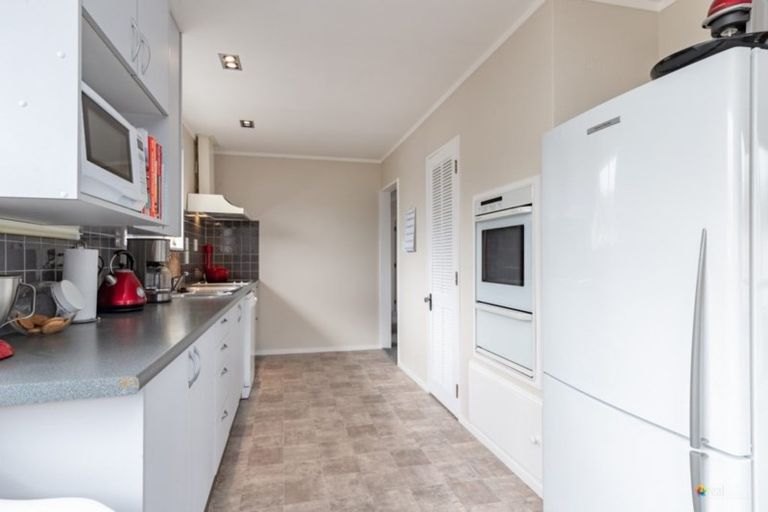 Photo of property in 37 Woolwich Close, Whitby, Porirua, 5024