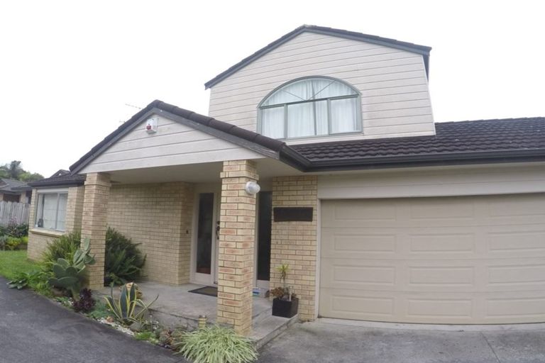 Photo of property in 16 Stewart Gibson Place, Manurewa, Auckland, 2105