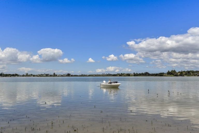 Photo of property in 34 Merewhira Road, Paremoremo, Albany, 0793