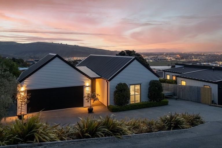 Photo of property in 285 Cannon Hill Crescent, Mount Pleasant, Christchurch, 8081