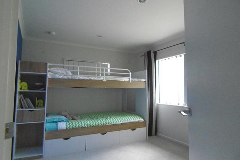 Photo of property in 12 Bellshill Close, Wattle Downs, Auckland, 2103