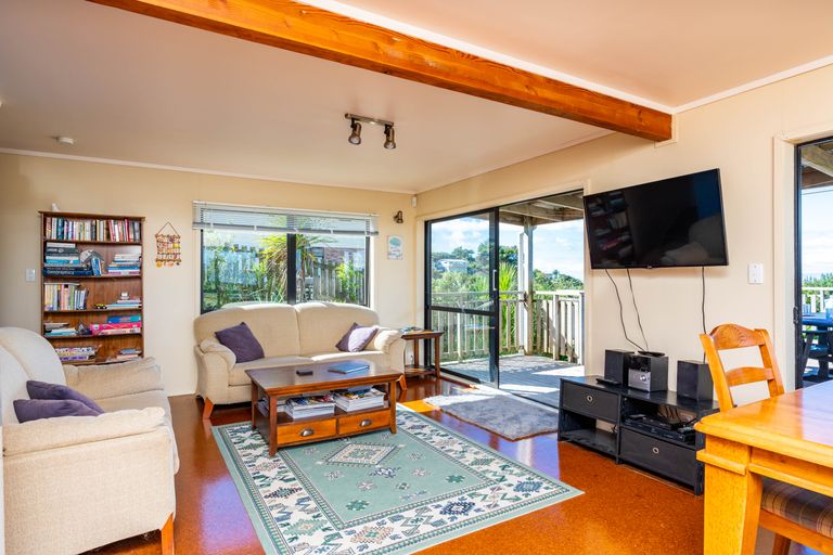 Photo of property in 52 Cullen Street, Mangawhai Heads, Mangawhai, 0505