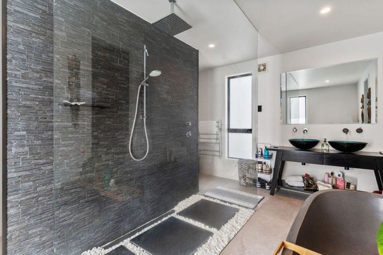 Photo of property in 15d Madison Street, Carterton, 5713