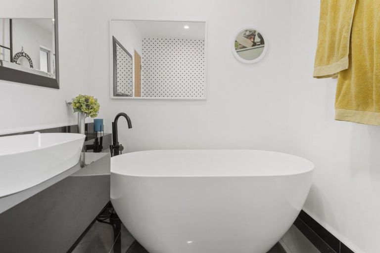 Photo of property in 118 Parkers Road, Tahunanui, Nelson, 7011