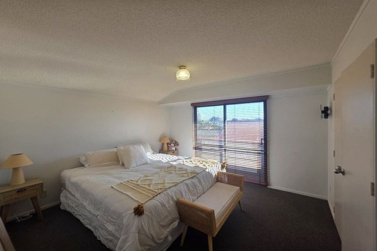 Photo of property in 128a Karewa Parade, Papamoa Beach, Papamoa, 3118