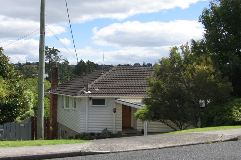 Photo of property in 49 Glencoe Road, Browns Bay, Auckland, 0630