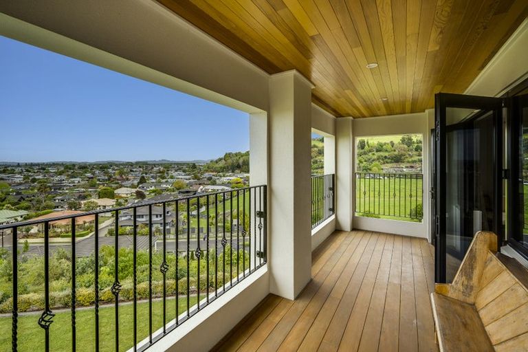 Photo of property in 4 Ridgeway Terrace, Taradale, Napier, 4112