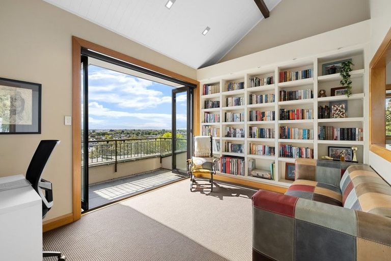 Photo of property in 893 Cashmere Road, Halswell, Christchurch, 8025