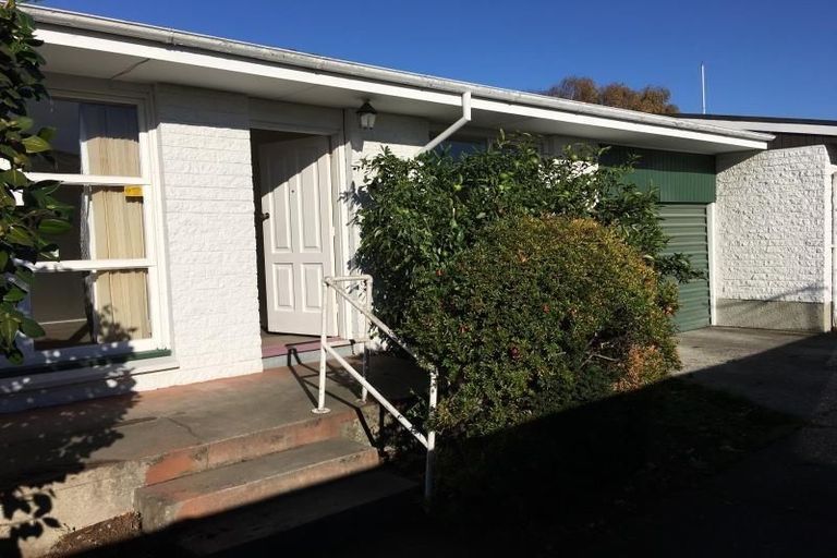 Photo of property in 1/5 Ashfield Place, Ilam, Christchurch, 8041