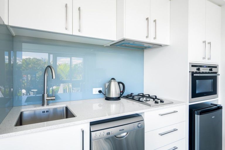 Photo of property in 2/7 Wellington Street, Russell, 0202