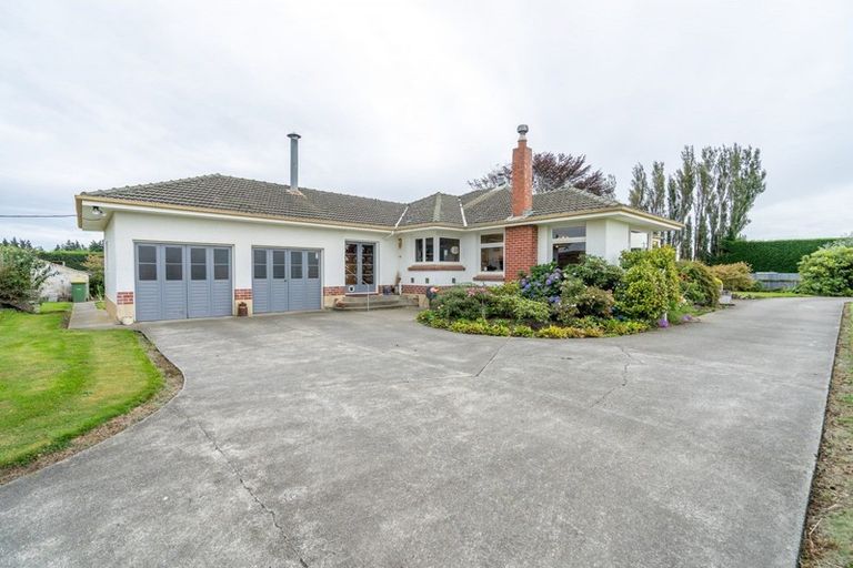 Photo of property in 1048 Lochiel-branxholme Road, Branxholme, Invercargill, 9874