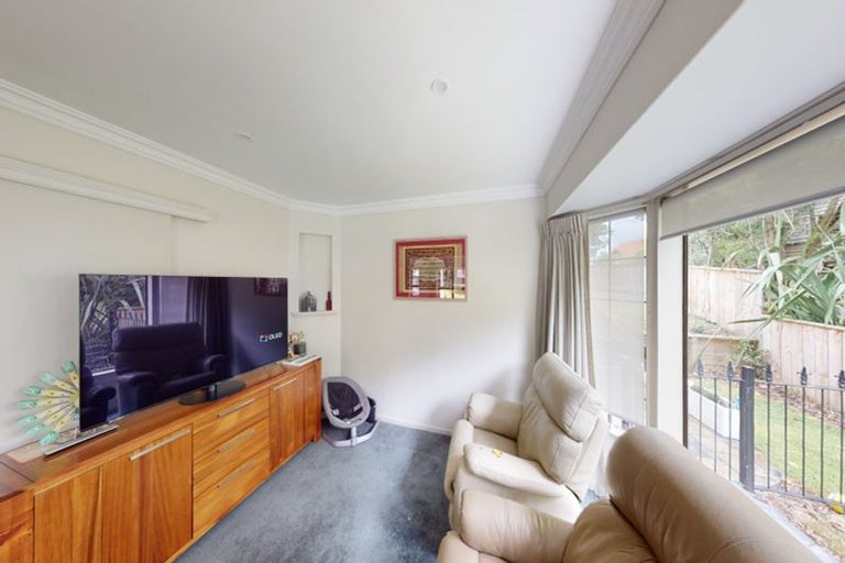 Photo of property in 1 Acton Place, Saint Johns Hill, Whanganui, 4500