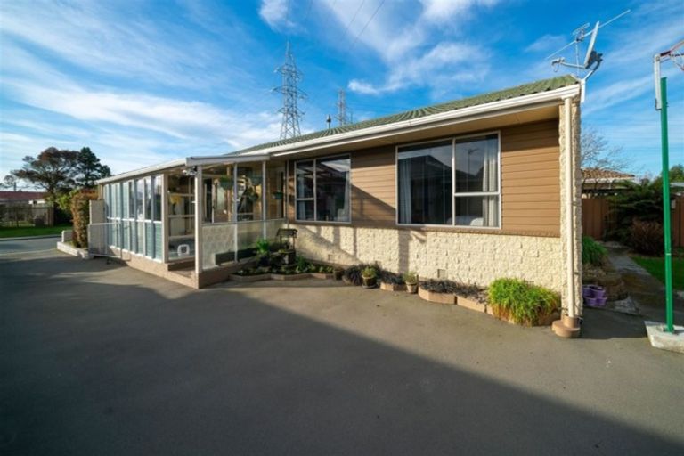 Photo of property in 58 Denise Crescent, Hornby, Christchurch, 8042