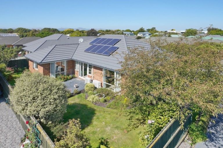 Photo of property in 24 Chesterfield Mews, Russley, Christchurch, 8042