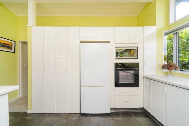 Photo of property in 6 Dunk Place, Milson, Palmerston North, 4414