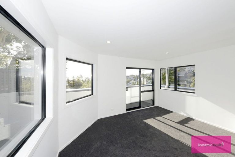 Photo of property in 139 Mount Pleasant Road, Mount Pleasant, Christchurch, 8081