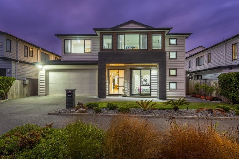 Photo of property in 10 Tawatawa Street, Long Bay, Auckland, 0630