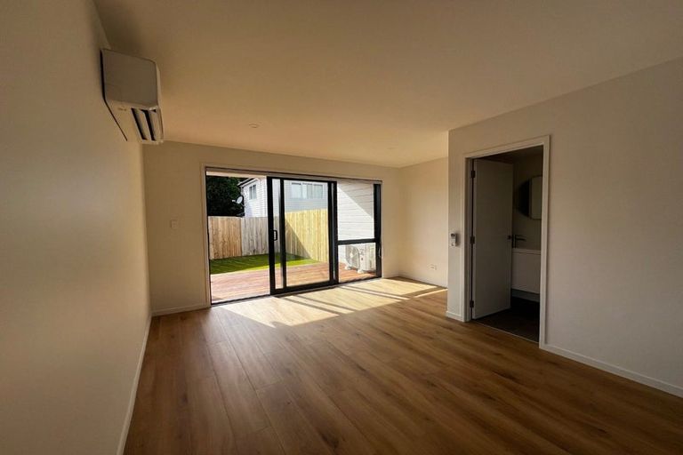 Photo of property in 3/21 Divich Avenue, Te Atatu South, Auckland, 0610