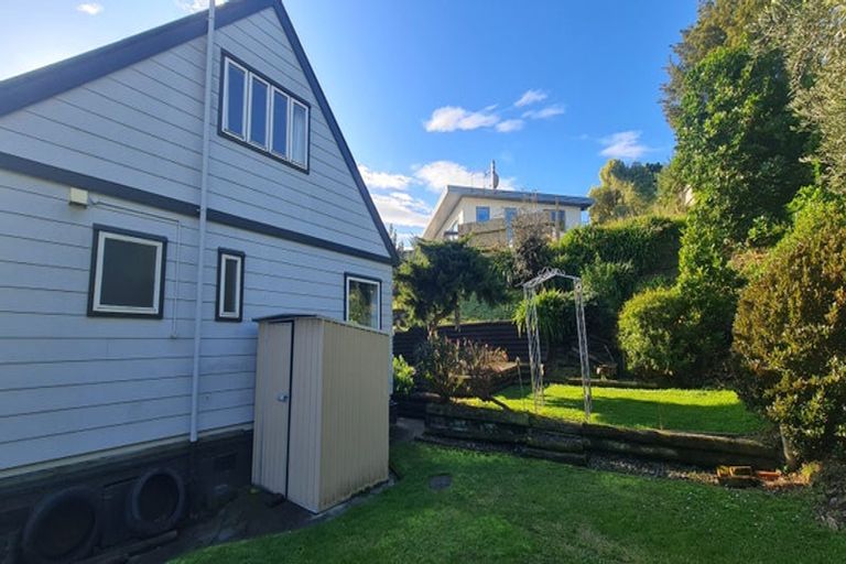 Photo of property in 11 Shortland Place, Havelock North, 4130