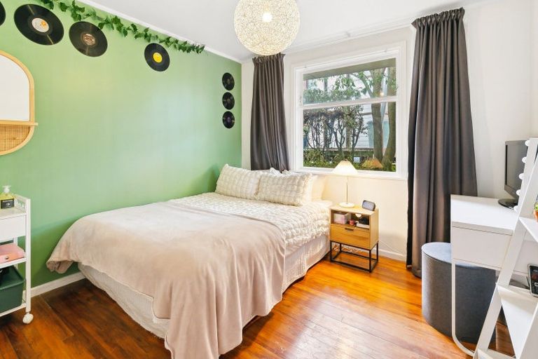 Photo of property in 36 Lynda Avenue, Paparangi, Wellington, 6037