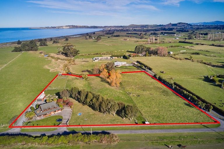 Photo of property in 61 Harnetts Road, Kaikoura Flat, Kaikoura, 7371