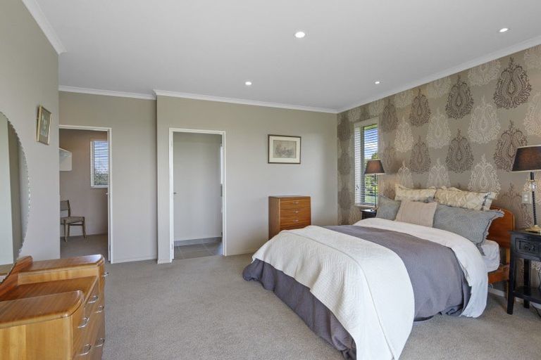 Photo of property in 13 Whitcombe Place, Darfield, 7571