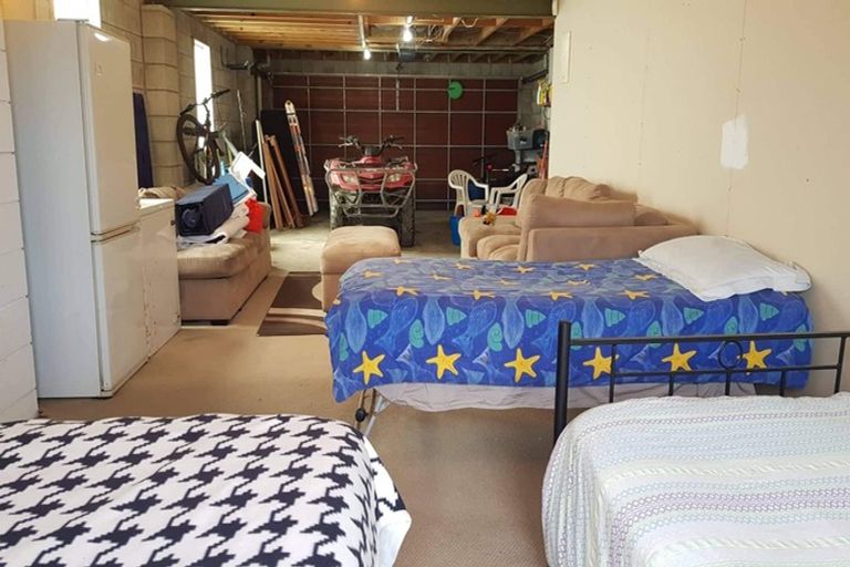 Photo of property in 23 Ocean View Road, Port Waikato, Tuakau, 2695