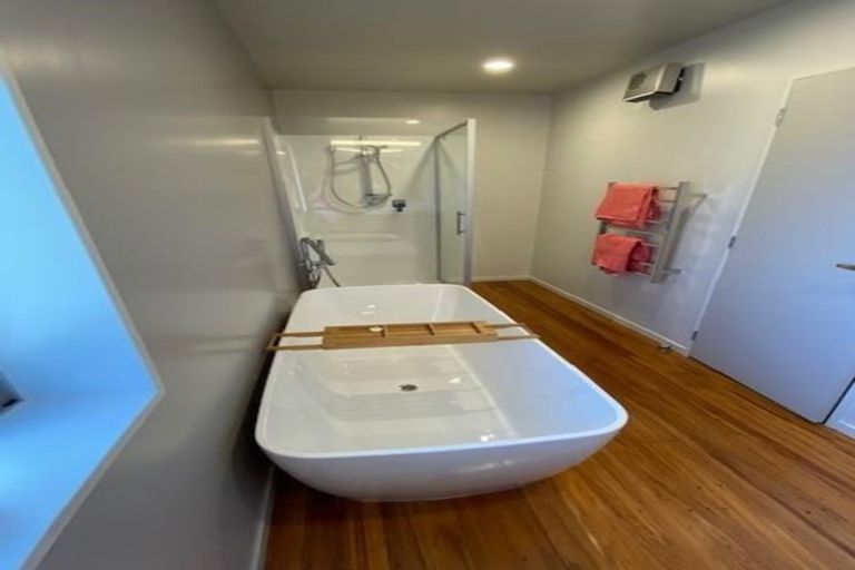 Photo of property in 2/32a Gleneagles Terrace, Ilam, Christchurch, 8053