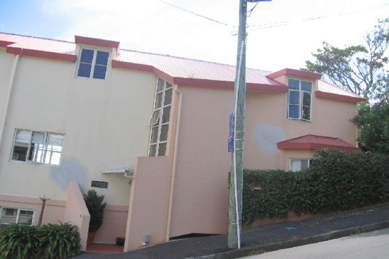 Photo of property in 36 Scarborough Terrace, Mount Victoria, Wellington, 6011