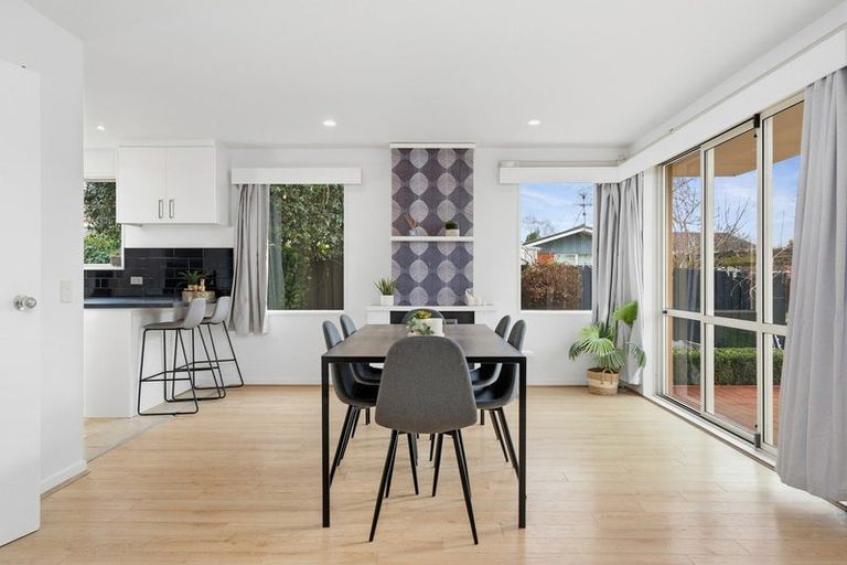 Photo of property in 2/64a Toorak Avenue, Avonhead, Christchurch, 8042
