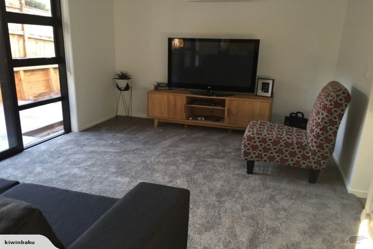 Photo of property in 14 Hamblyn Street, Strandon, New Plymouth, 4312