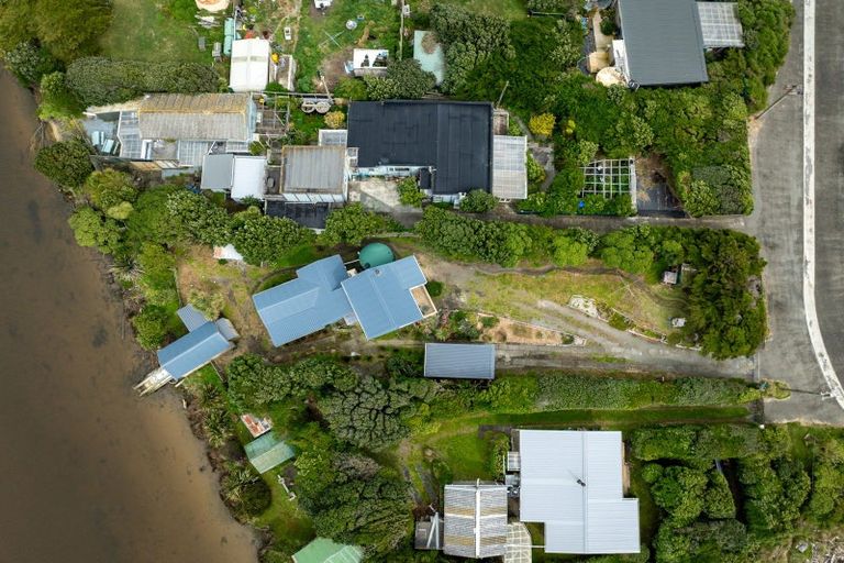 Photo of property in 6 Estuary Street, Makara Beach, Karori, 6972