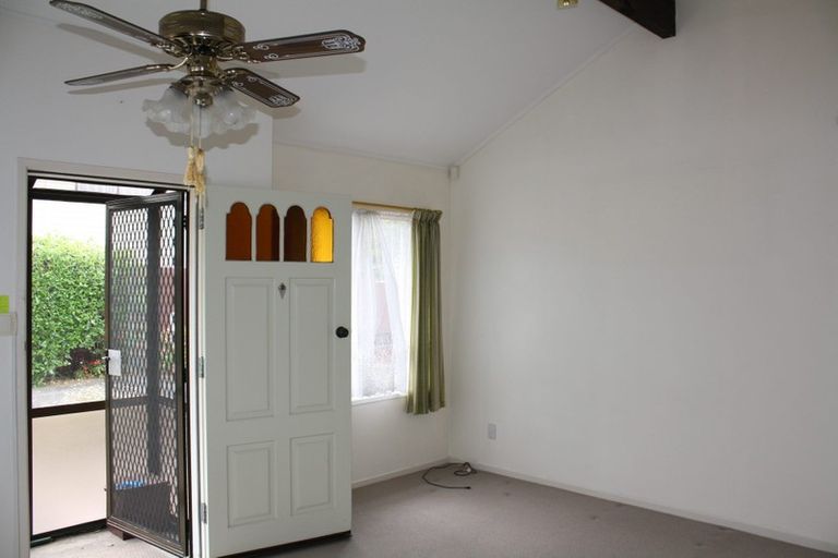 Photo of property in 564a Weymouth Road, Weymouth, Auckland, 2103