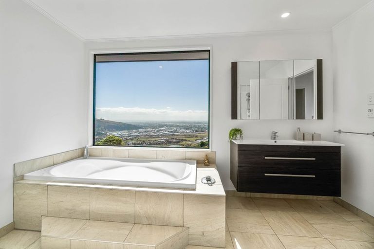 Photo of property in 5 Plains View, Mount Pleasant, Christchurch, 8081